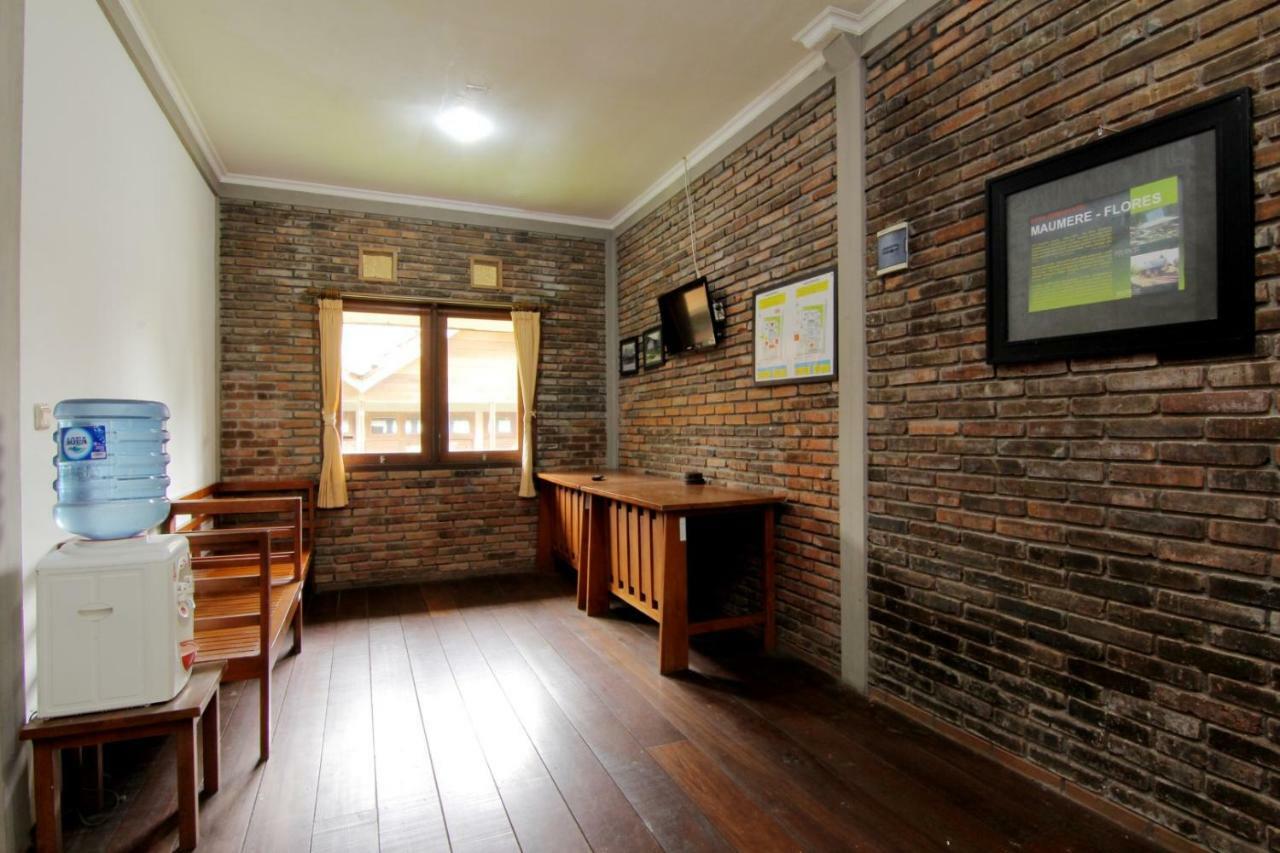 Disaster Oasis Hotel Kaliurang Kültér fotó