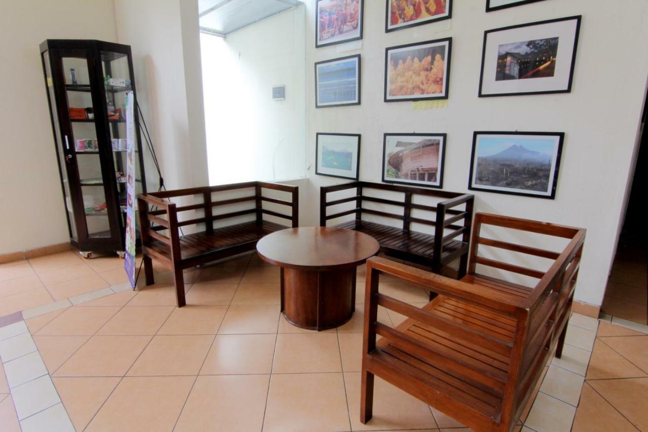 Disaster Oasis Hotel Kaliurang Kültér fotó